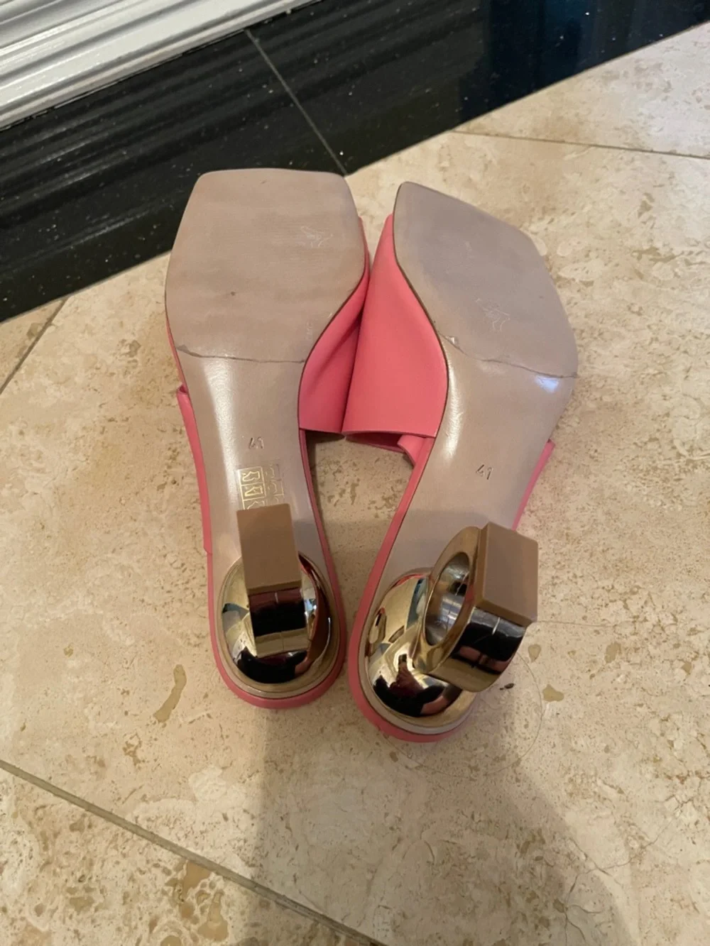 NWOT VINCI LEATHER gold heel sandal in sz 41 😍😍😍😍